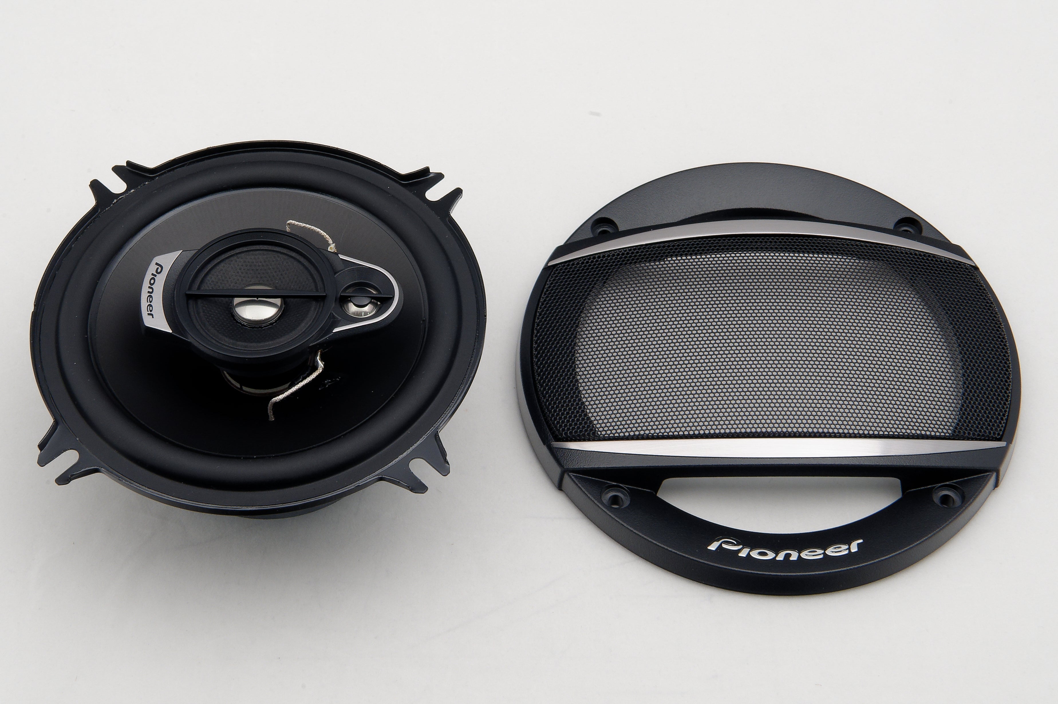 Pioneer TS-A1370F 13cm 300W 3-Way Coaxial Speaker System with