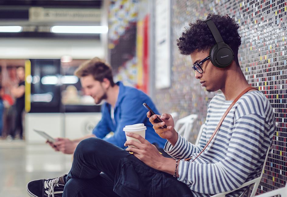 Panasonic RBHF520BE-K Overhead Wireless & Stereo Headphones